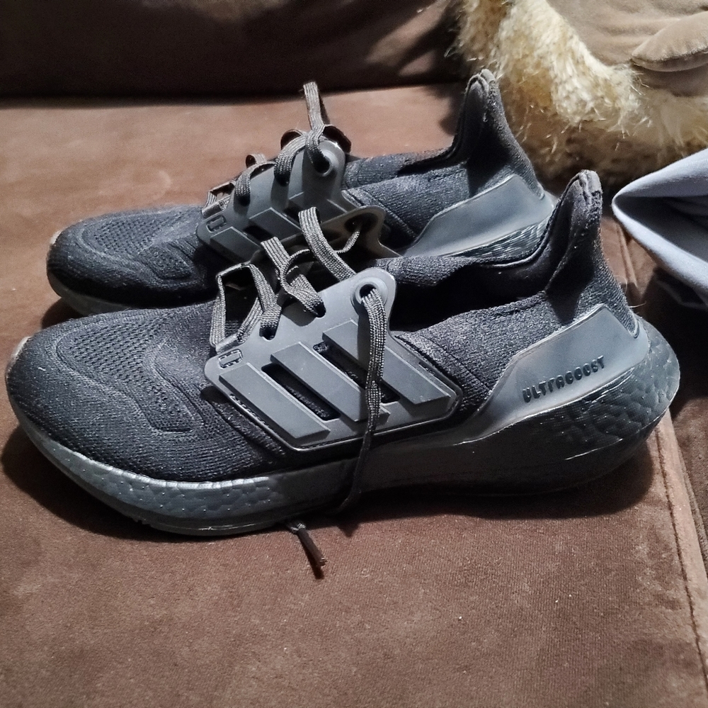 Adidas Ultraboost 22 Running Shoes